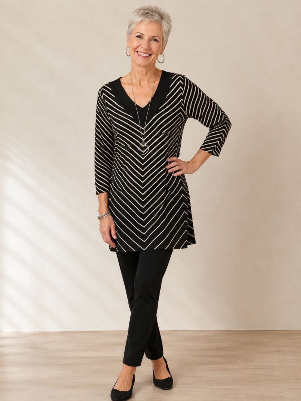 Chico's jersey knit tunic striking black and tan chevron stripe v-neckline Sz 12